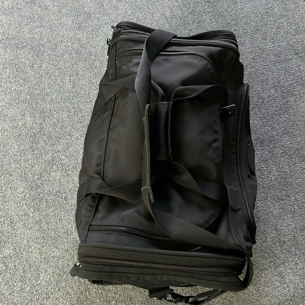 TUMI Duffle Bag Black Nylon Weekender Travel Carry On Soft Case Men Shoulder Bag